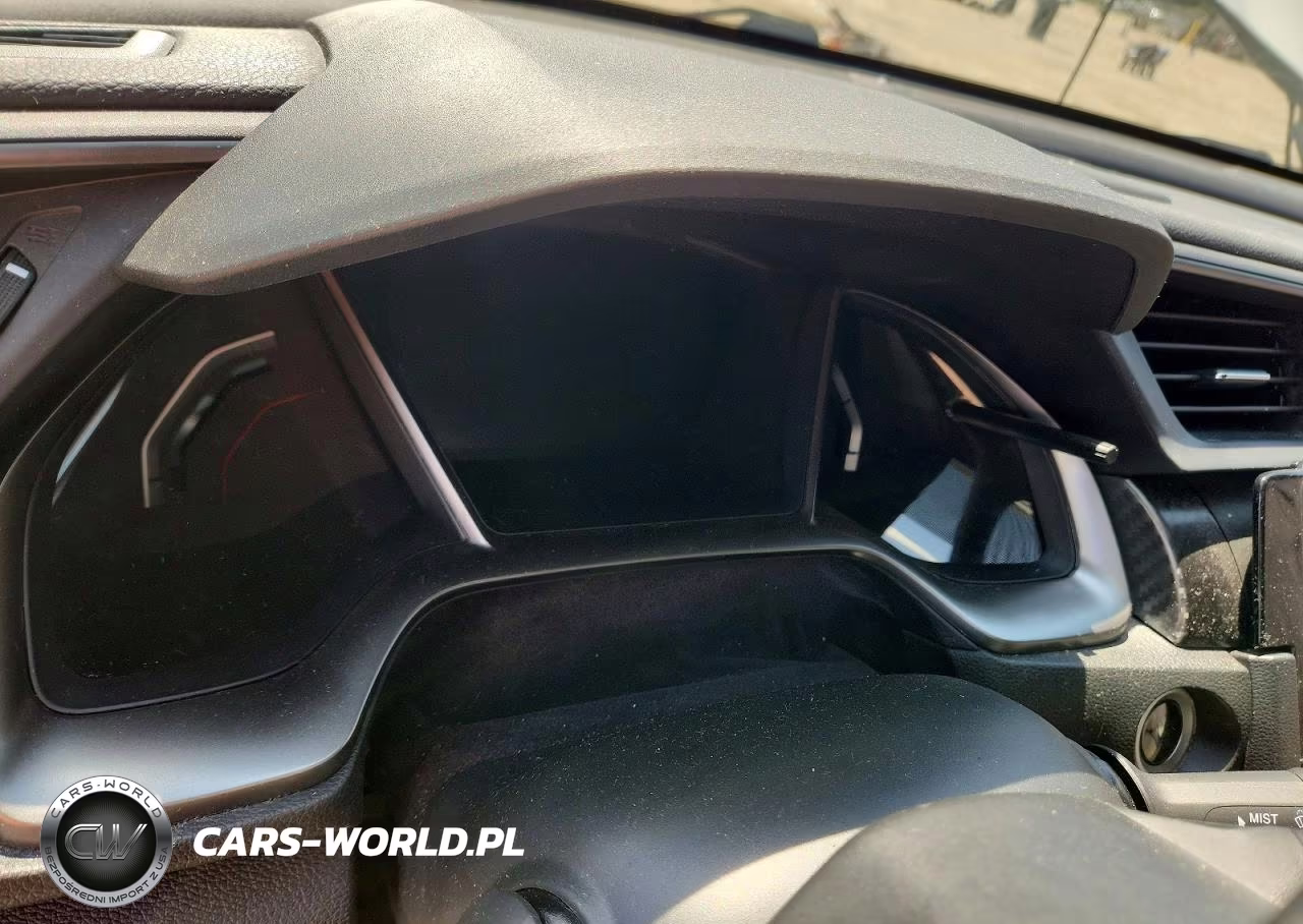 2018 Honda Civic Sport Touring VIN:SHHFK7H98JU213599 - 9