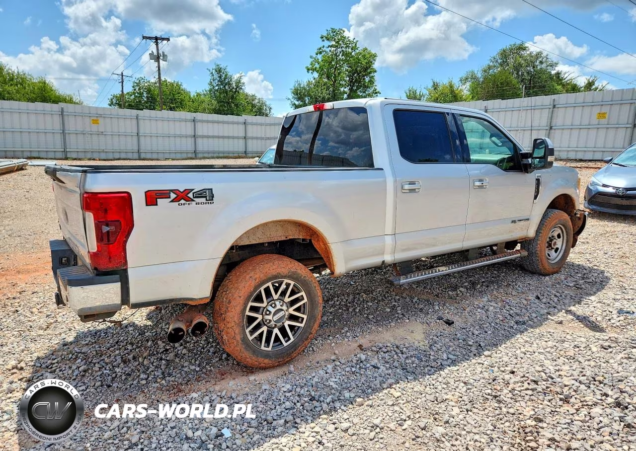 2017 Ford F250 Super Duty VIN:1FT7W2BTXHEC77821 - 3