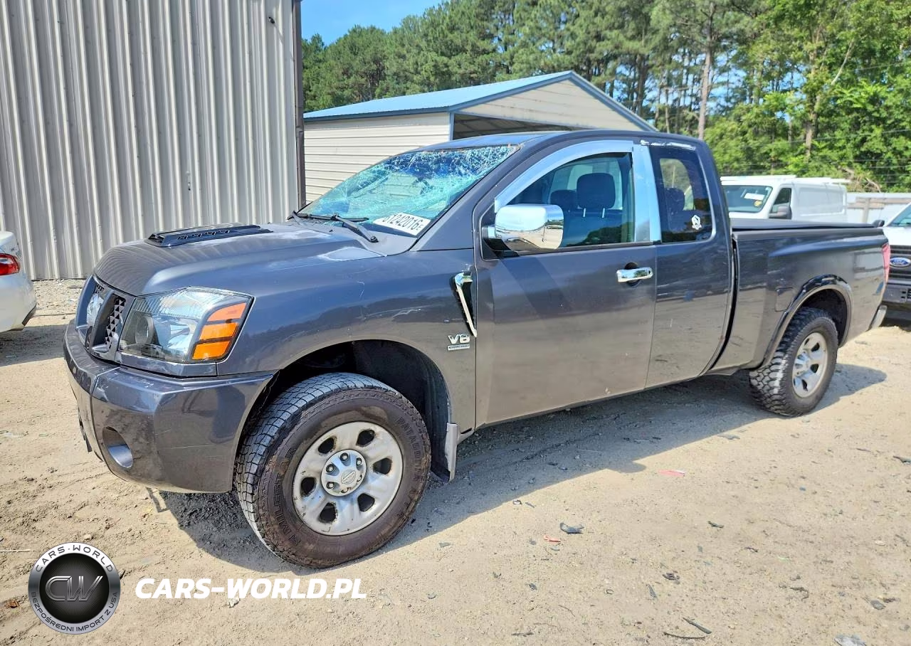 2004 Nissan Titan Xe