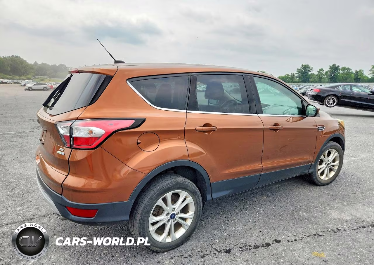 2017 Ford Escape Se VIN:1FMCU9GD2HUD91831 - 3