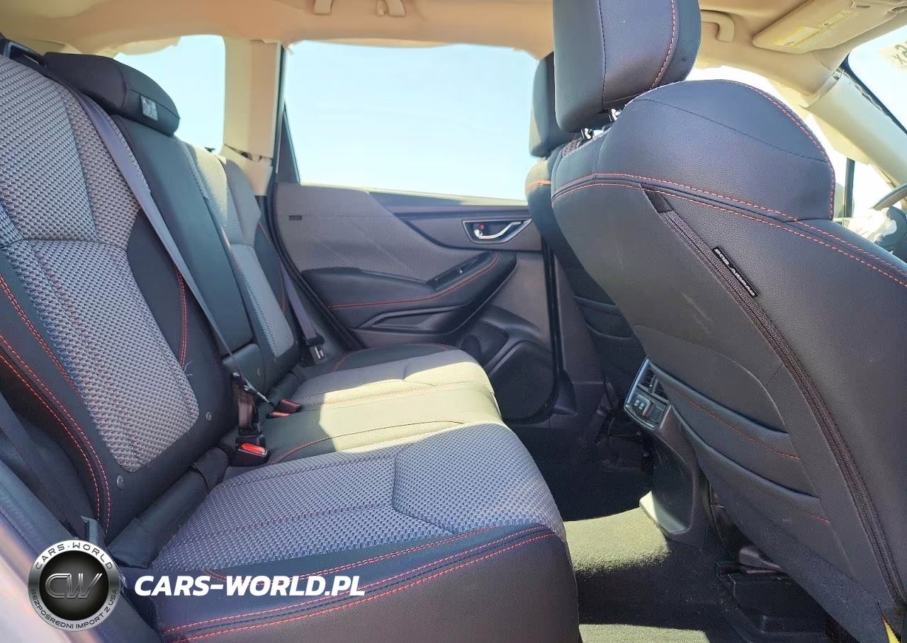 2024 Subaru Forester Sport VIN:JF2SKAGC5RH471909 - 11
