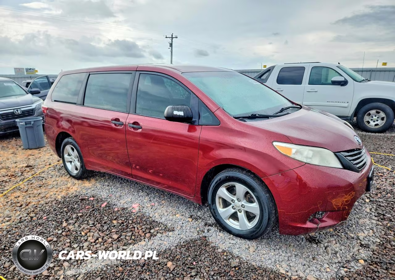 2017 Toyota Sienna L 7-Passenger VIN:5TDZZ3DC0HS867121 - 4