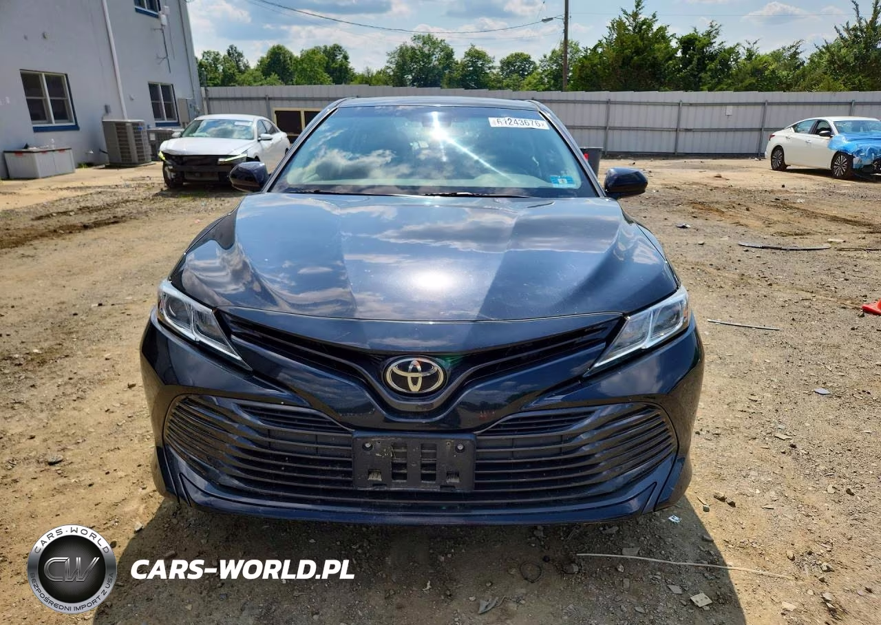 2018 Toyota Camry Le VIN:4T1B11HKXJU654429 - 5