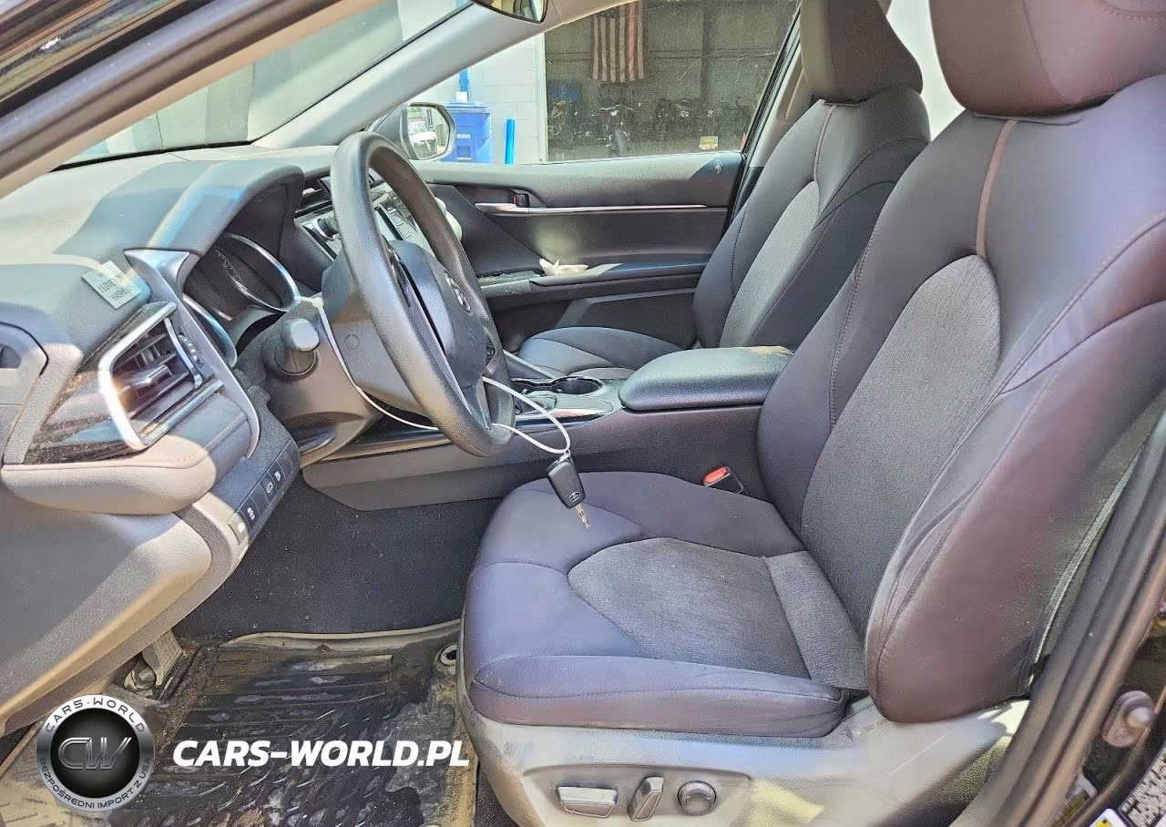 2018 Toyota Camry Le VIN:4T1B11HKXJU654429 - 7