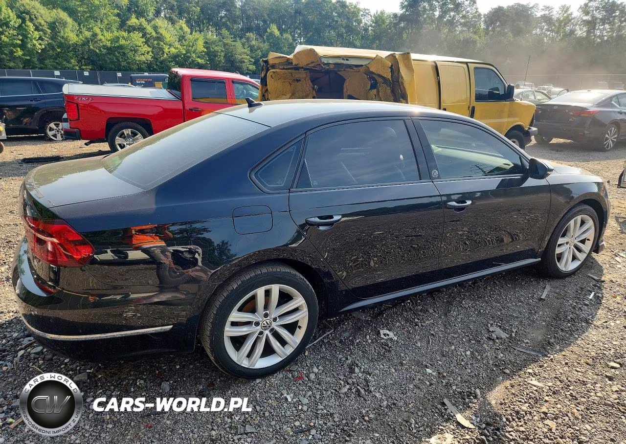 2019 Volkswagen Passat Wolfsburg VIN:1VWLA7A32KC006697 - 3