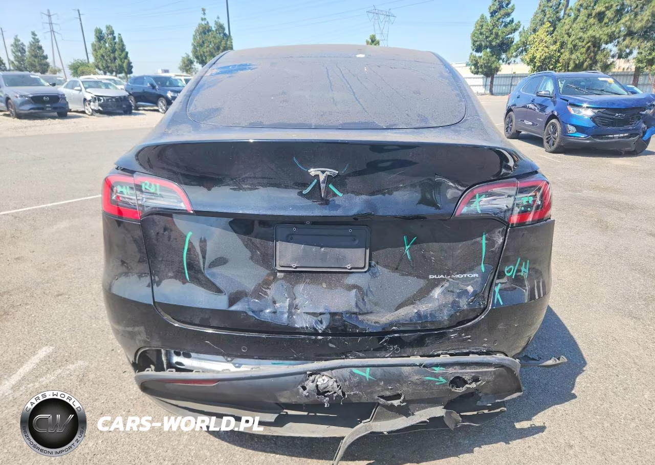 2020 Tesla Model Y VIN:5YJYGDEE3LF053467 - 6