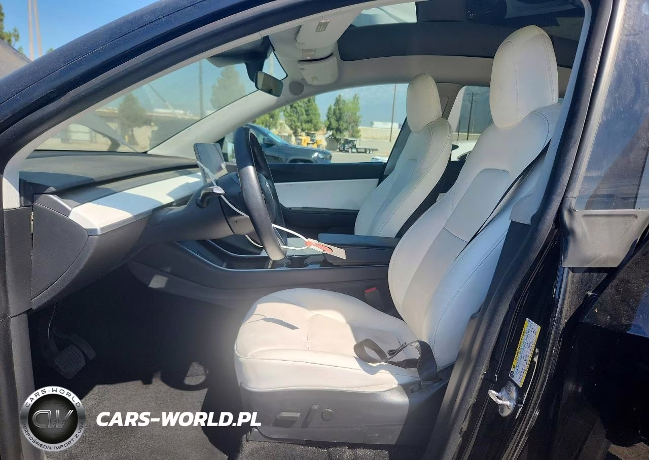 2020 Tesla Model Y VIN:5YJYGDEE3LF053467 - 7