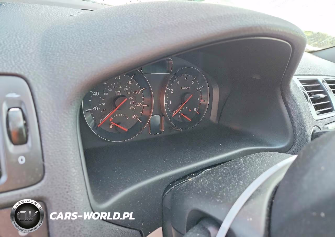 2010 Volvo C70 T5 VIN:YV1672MC7AJ092087 - 9