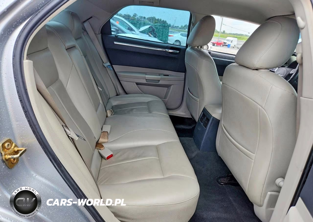 2007 Chrysler 300 Touring VIN:2C3KA53GX7H601258 - 10