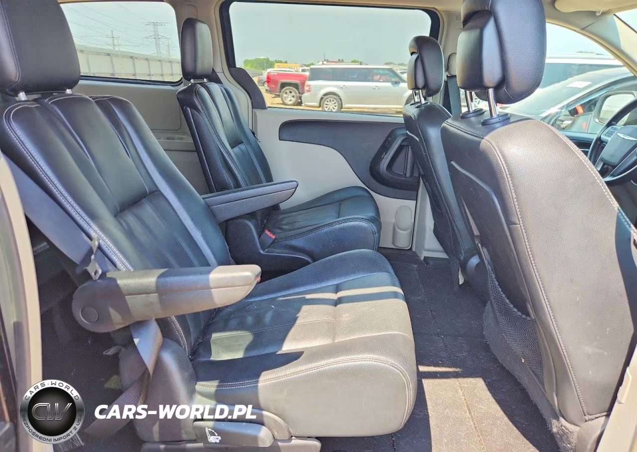 2013 Chrysler Town & Country Touring VIN:2C4RC1BG0DR645631 - 10