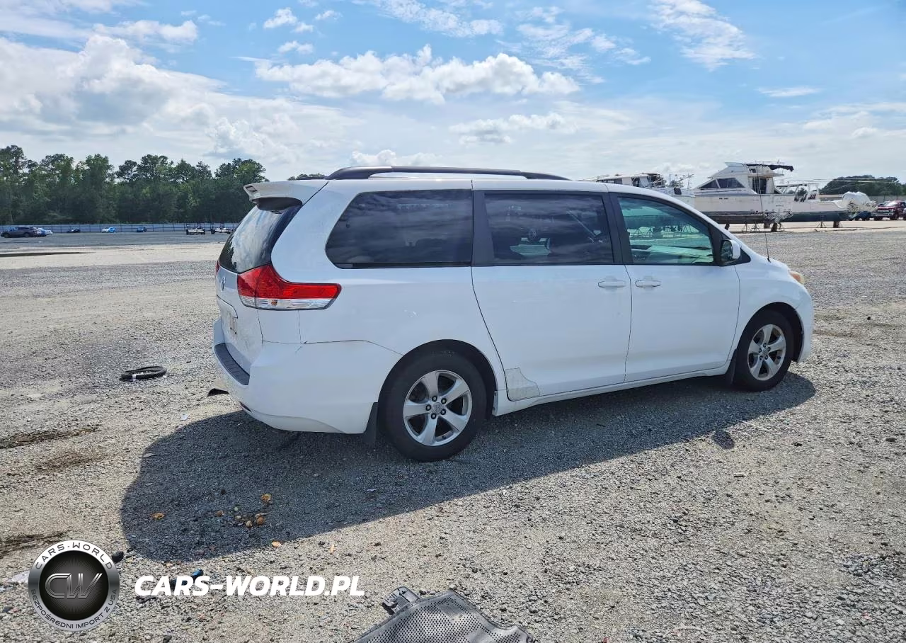 2012 Toyota Sienna Le VIN:5TDKK3DC0CS210821 - 3