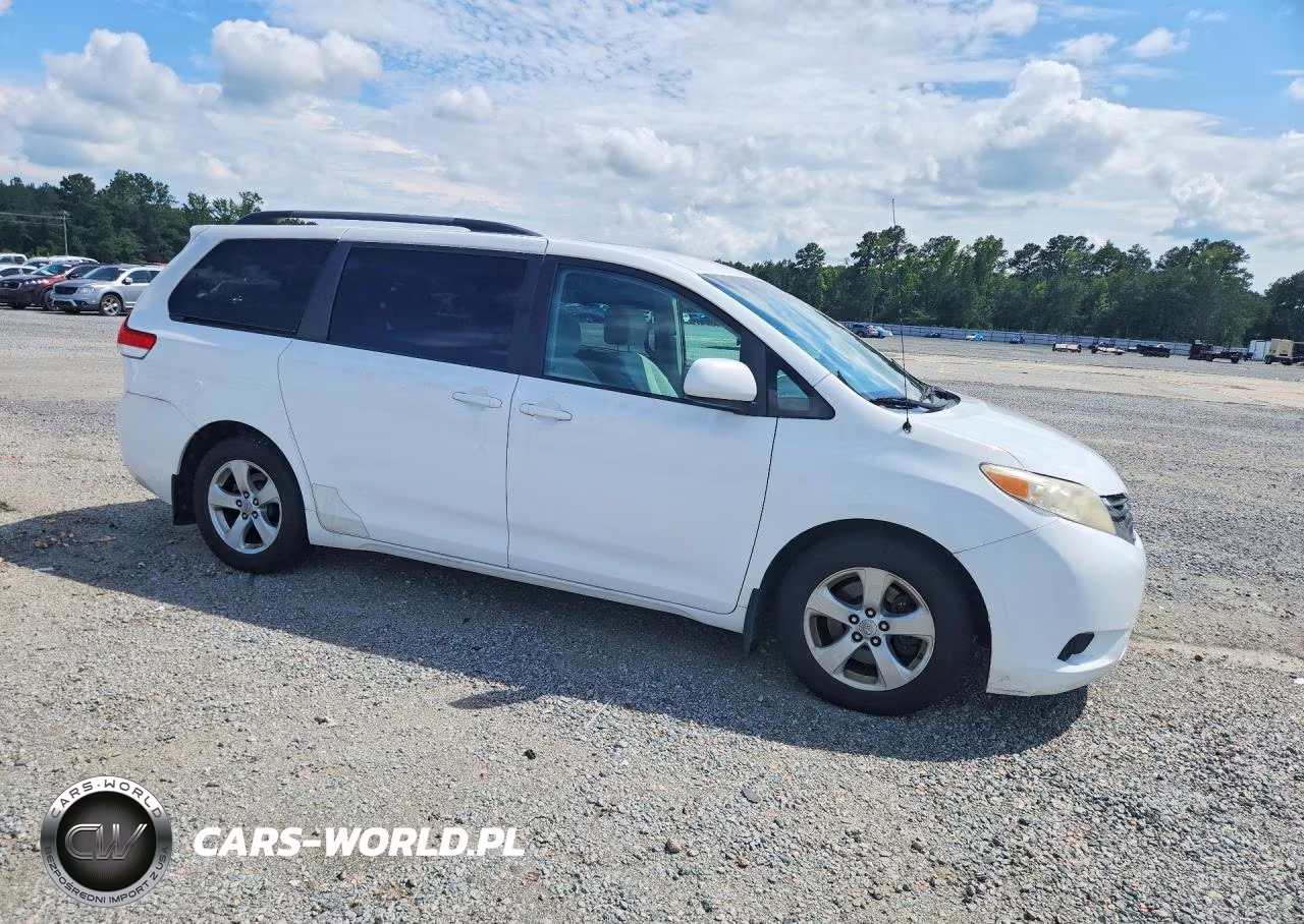 2012 Toyota Sienna Le VIN:5TDKK3DC0CS210821 - 4