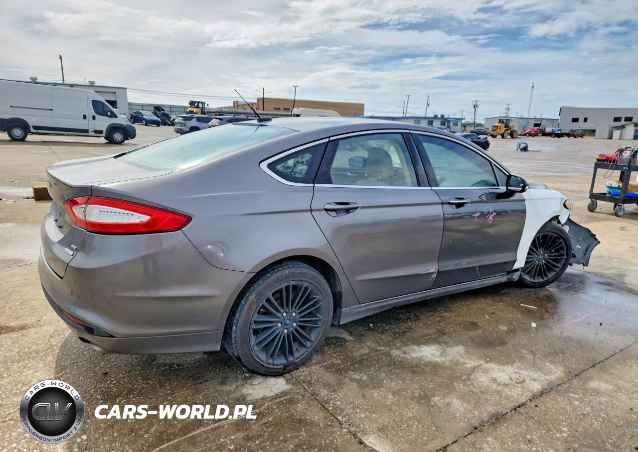 2014 Ford Fusion Se VIN:3FA6P0HDXER329038 - 3