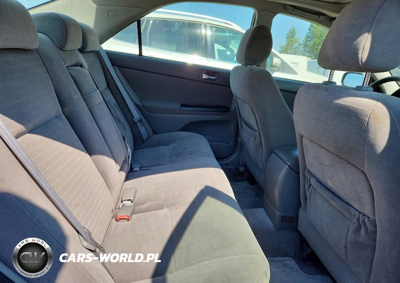 2005 Toyota Camry Le VIN:JTDBE30K053036404 - 10