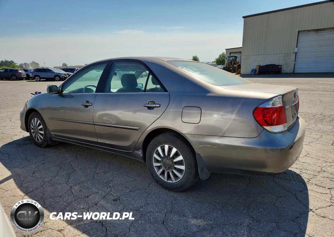 2005 Toyota Camry Le VIN:JTDBE30K053036404 - 2