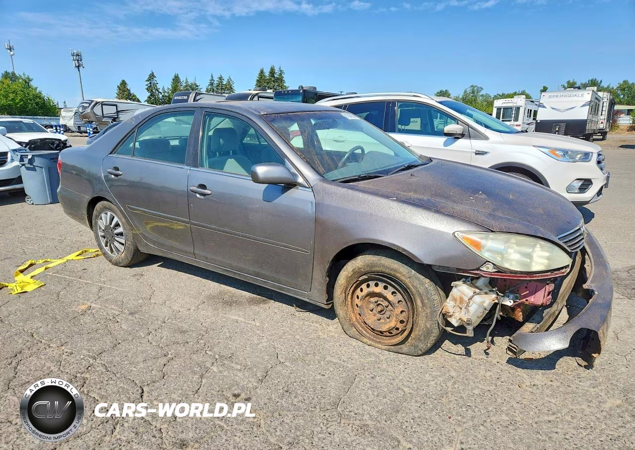 2005 Toyota Camry Le VIN:JTDBE30K053036404 - 4