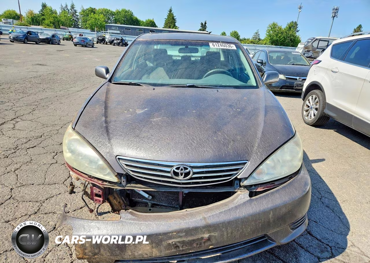 2005 Toyota Camry Le VIN:JTDBE30K053036404 - 5