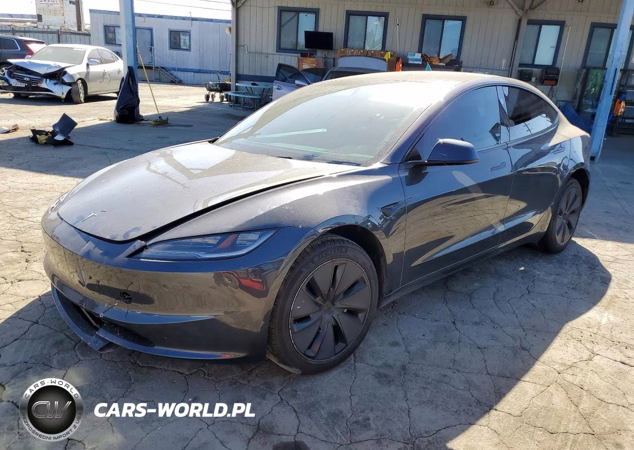 2025 Tesla Model 3 – zdjęcie 1 z 12