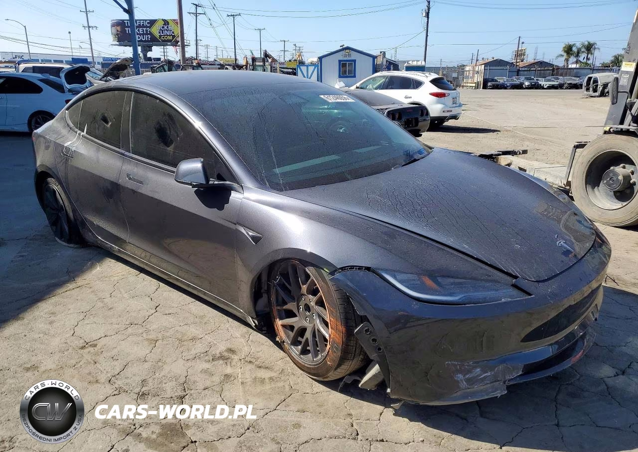 2025 Tesla Model 3 VIN:5YJ3E1EA5SF997393 - 4