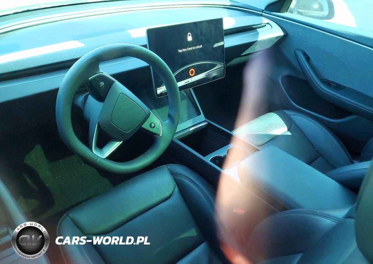 2025 Tesla Model 3 VIN:5YJ3E1EA5SF997393 - 8