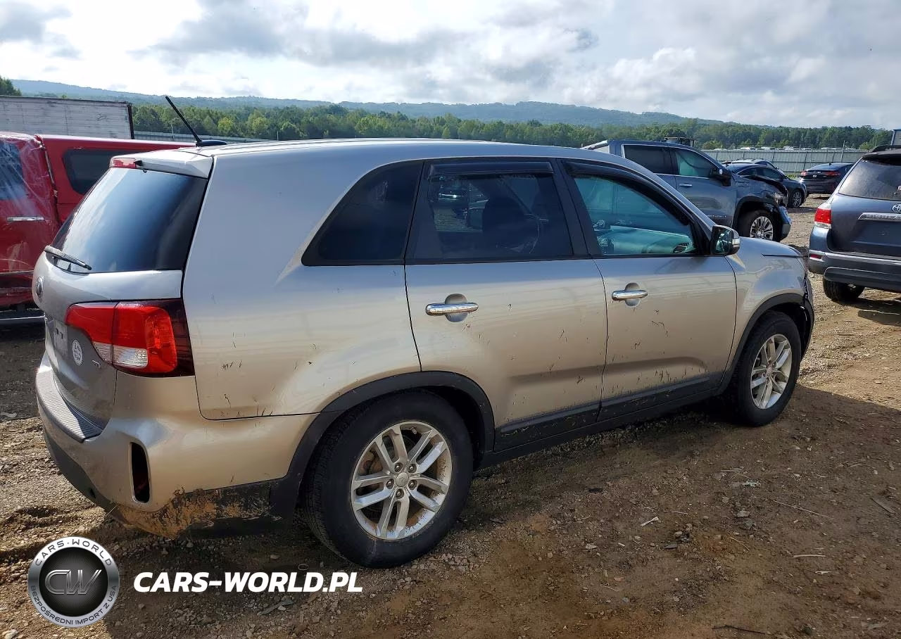 2014 Kia Sorento Lx VIN:5XYKT3A68EG430512 - 3