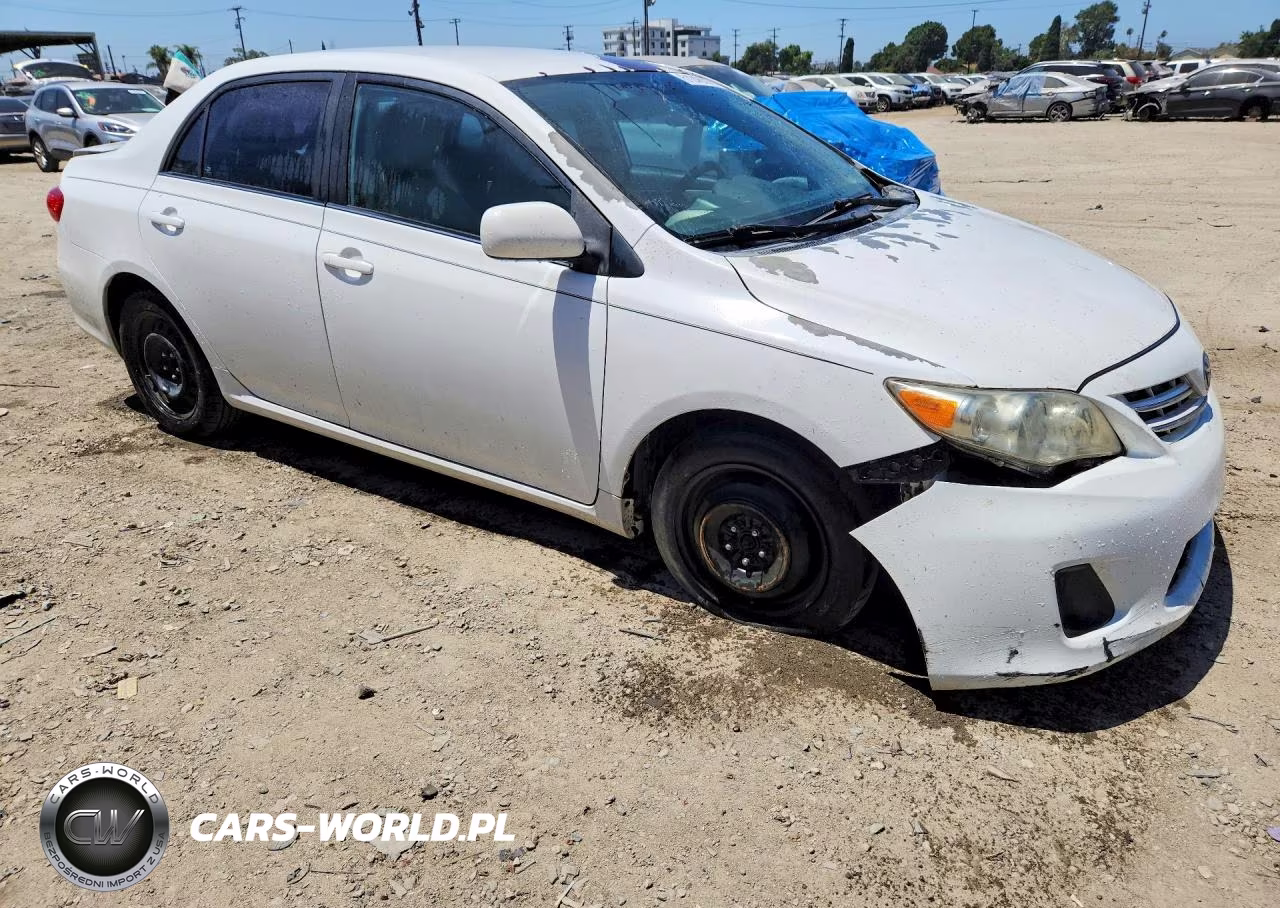2013 Toyota Corolla Le VIN:5YFBU4EE9DP116978 - 4