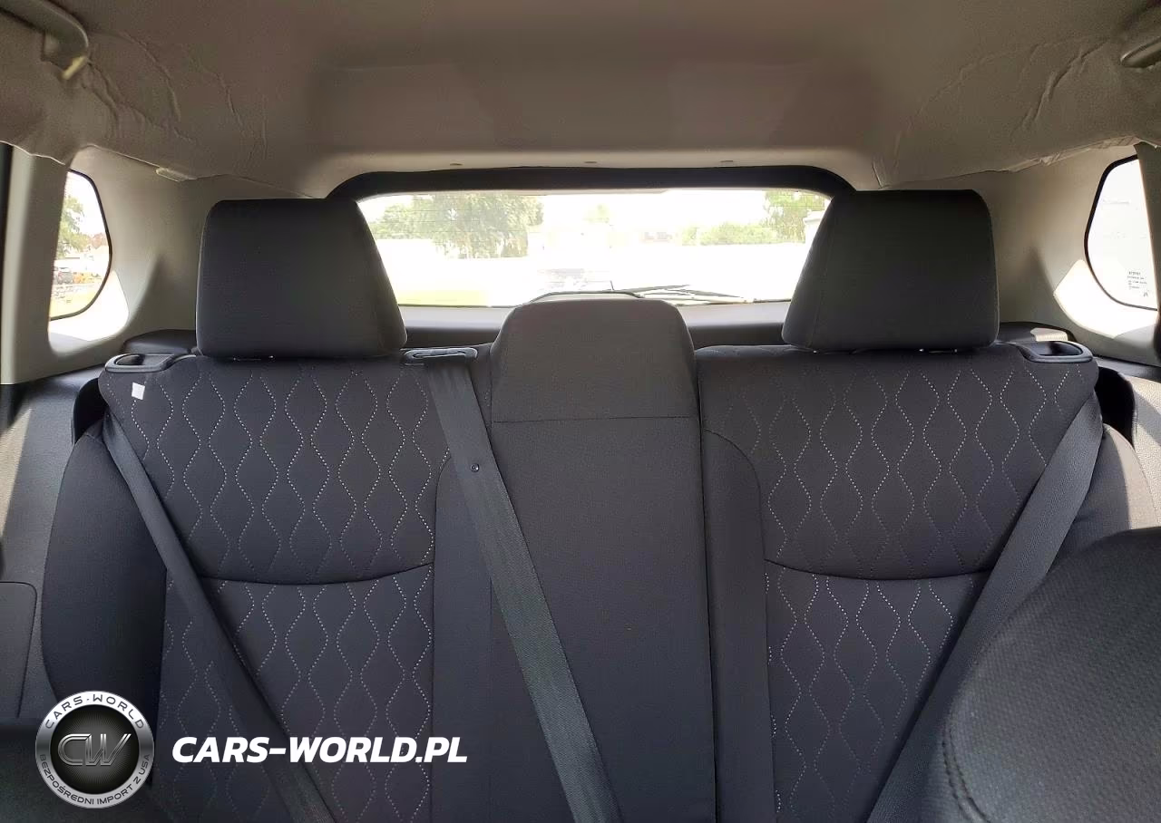 2026 Toyota Corolla Cross Le VIN:7MUCAABG9TV176109 - 10
