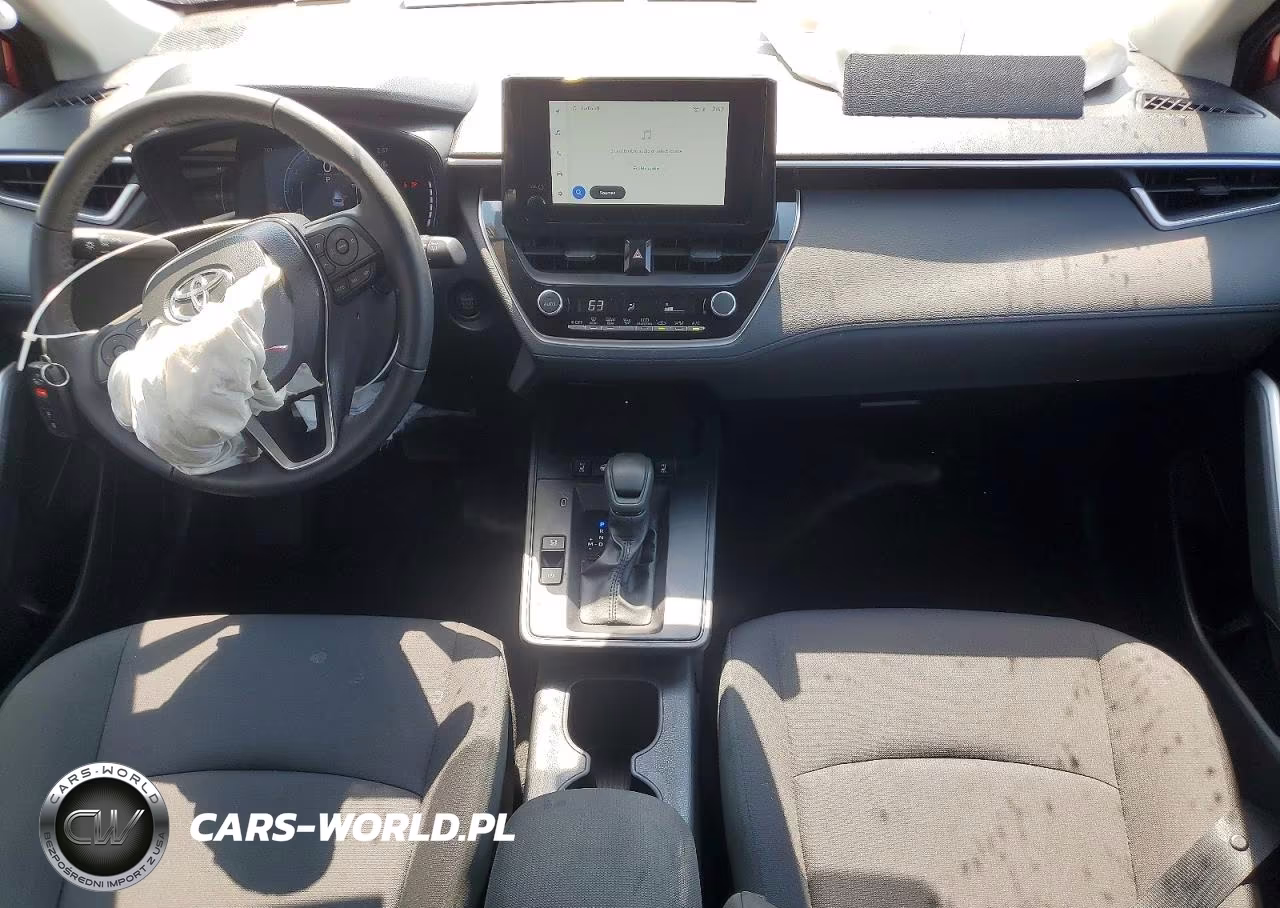 2026 Toyota Corolla Cross Le VIN:7MUCAABG9TV176109 - 8