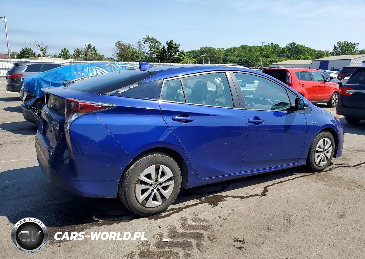 2016 Toyota Prius Four VIN:JTDKARFU8G3511582 - 3