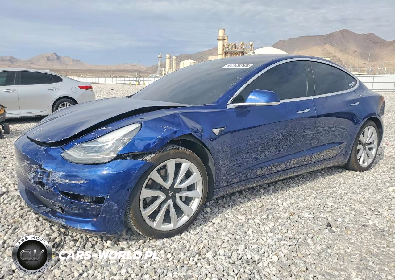 2018 Tesla Model 3 – zdjęcie 1 z 12