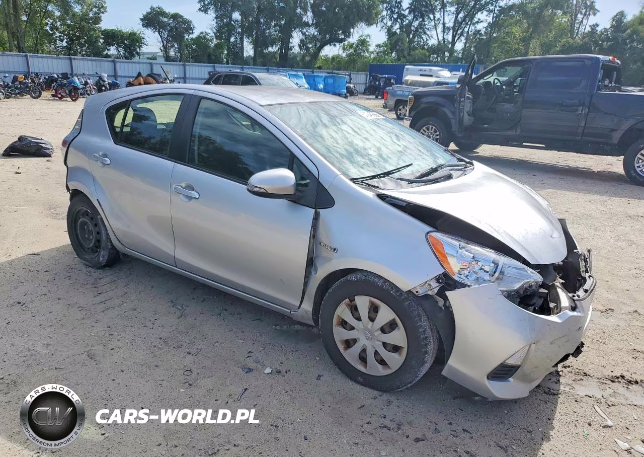 2013 Toyota Prius C Two VIN:JTDKDTB3XD1545029 - 4