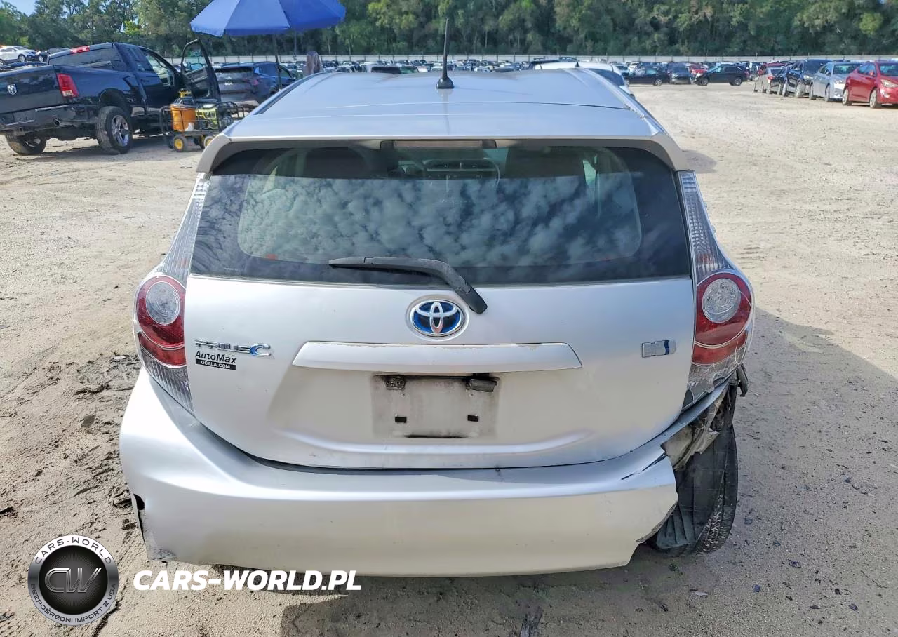 2013 Toyota Prius C Two VIN:JTDKDTB3XD1545029 - 6