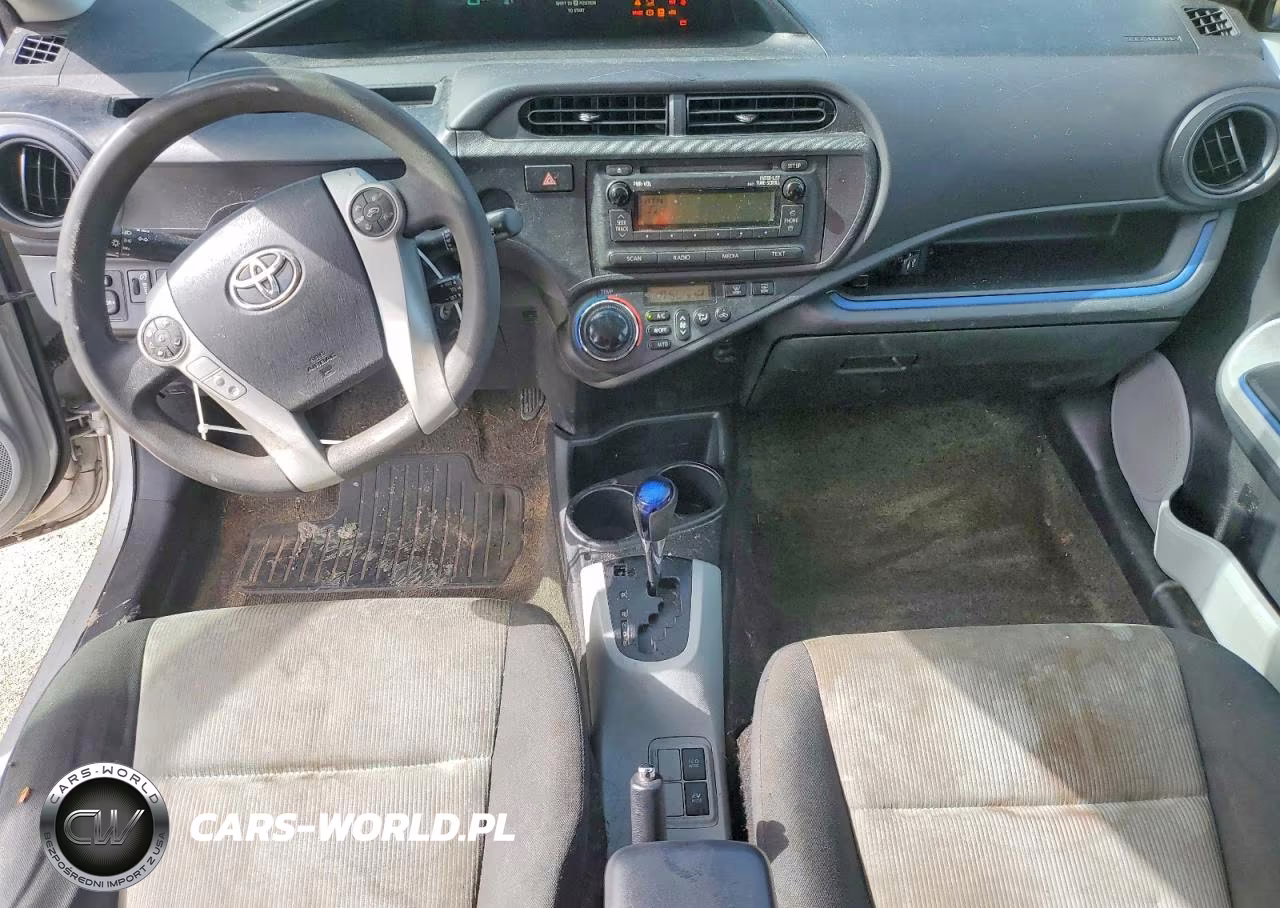 2013 Toyota Prius C Two VIN:JTDKDTB3XD1545029 - 8