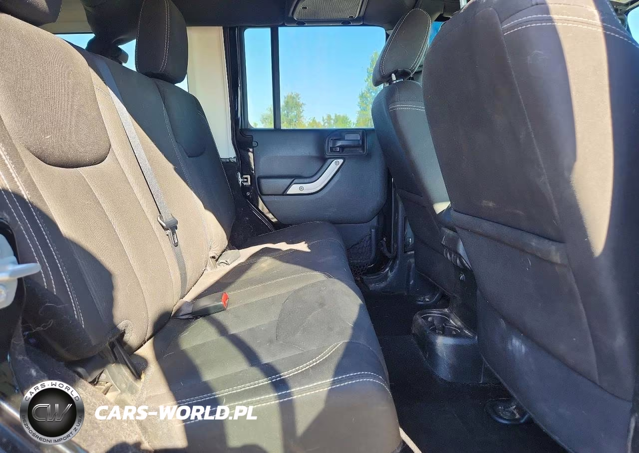 2017 Jeep Wrangler Unlimited Sahara VIN:1C4BJWEG1HL554303 - 10