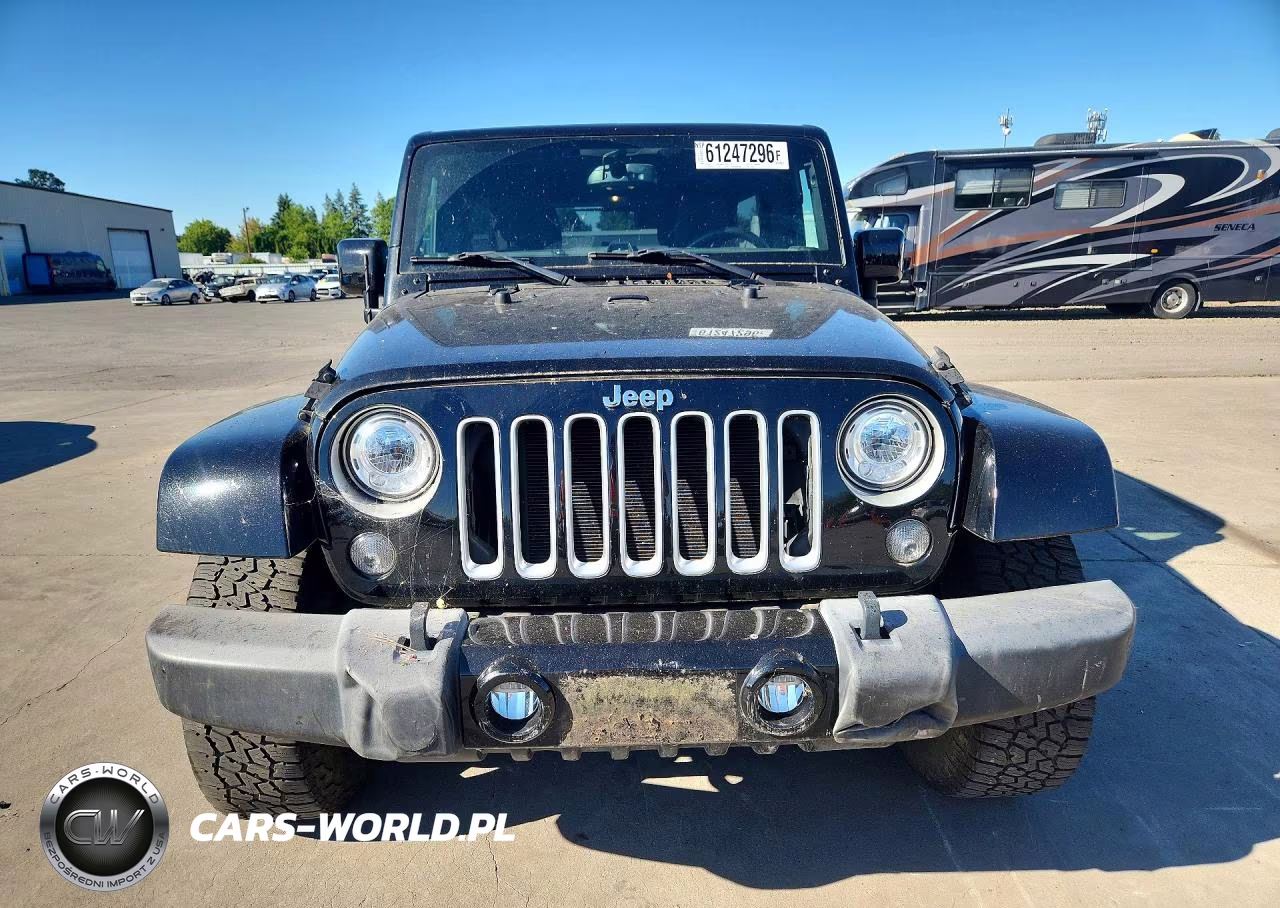 2017 Jeep Wrangler Unlimited Sahara VIN:1C4BJWEG1HL554303 - 5