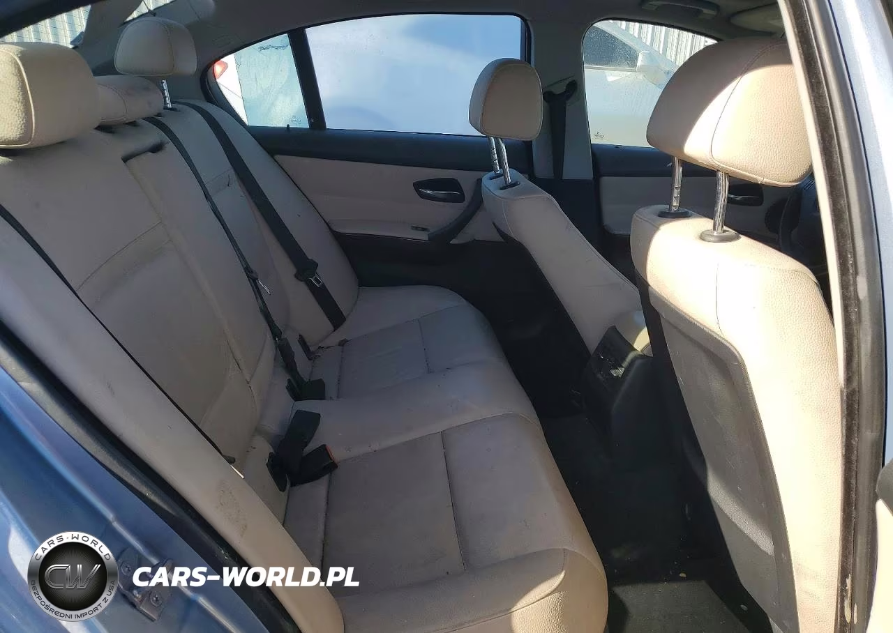 2010 BMW 3 Series VIN:WBAPH5G54ANM36700 - 11