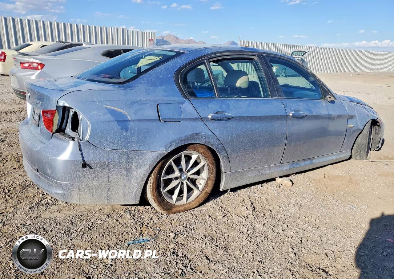 2010 BMW 3 Series VIN:WBAPH5G54ANM36700 - 3
