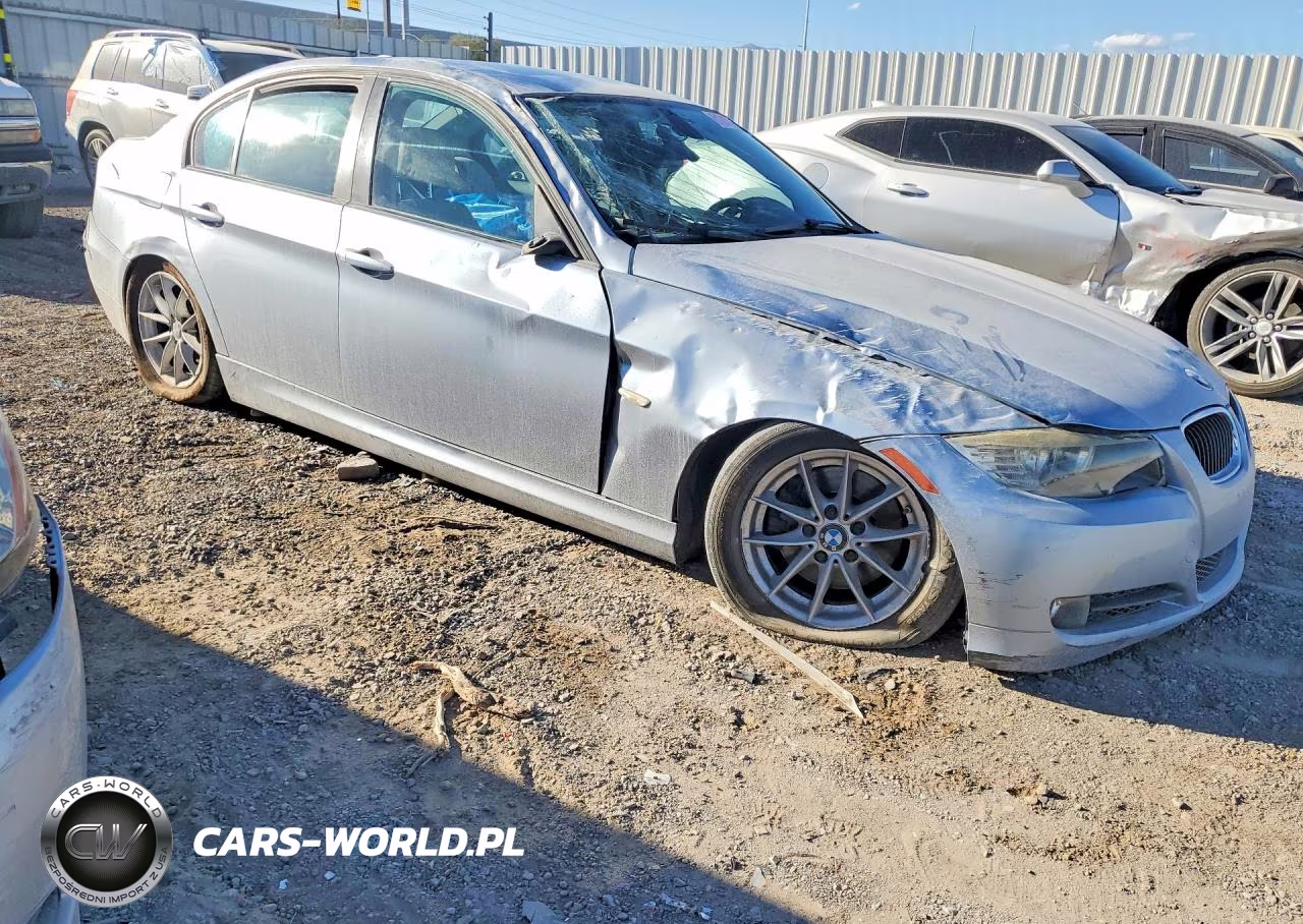 2010 BMW 3 Series VIN:WBAPH5G54ANM36700 - 4