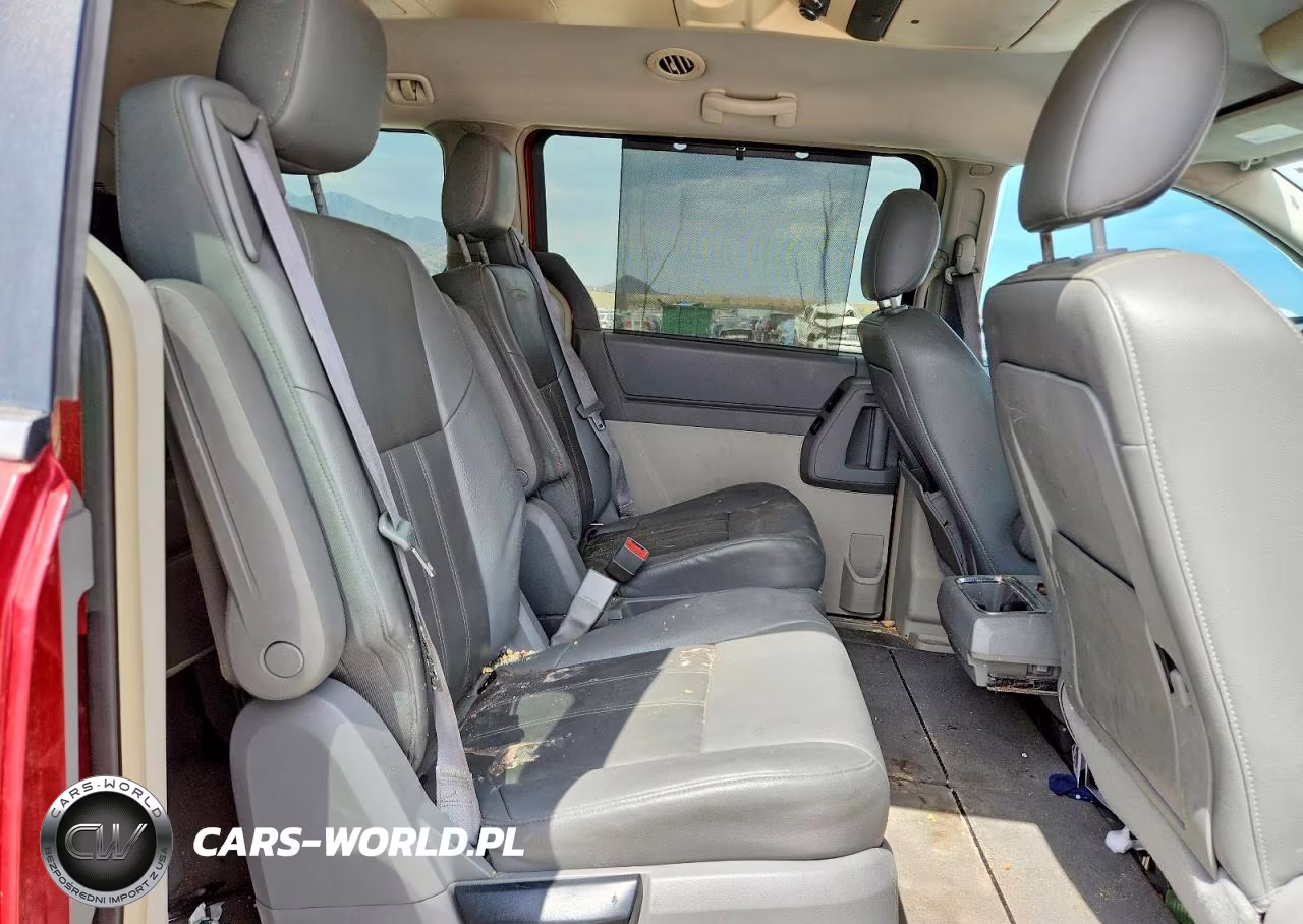 2008 Chrysler Town & Country Touring VIN:2A8HR54PX8R116961 - 10
