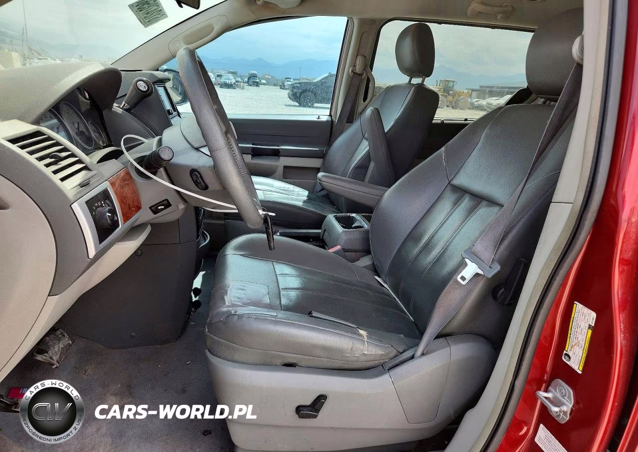 2008 Chrysler Town & Country Touring VIN:2A8HR54PX8R116961 - 7