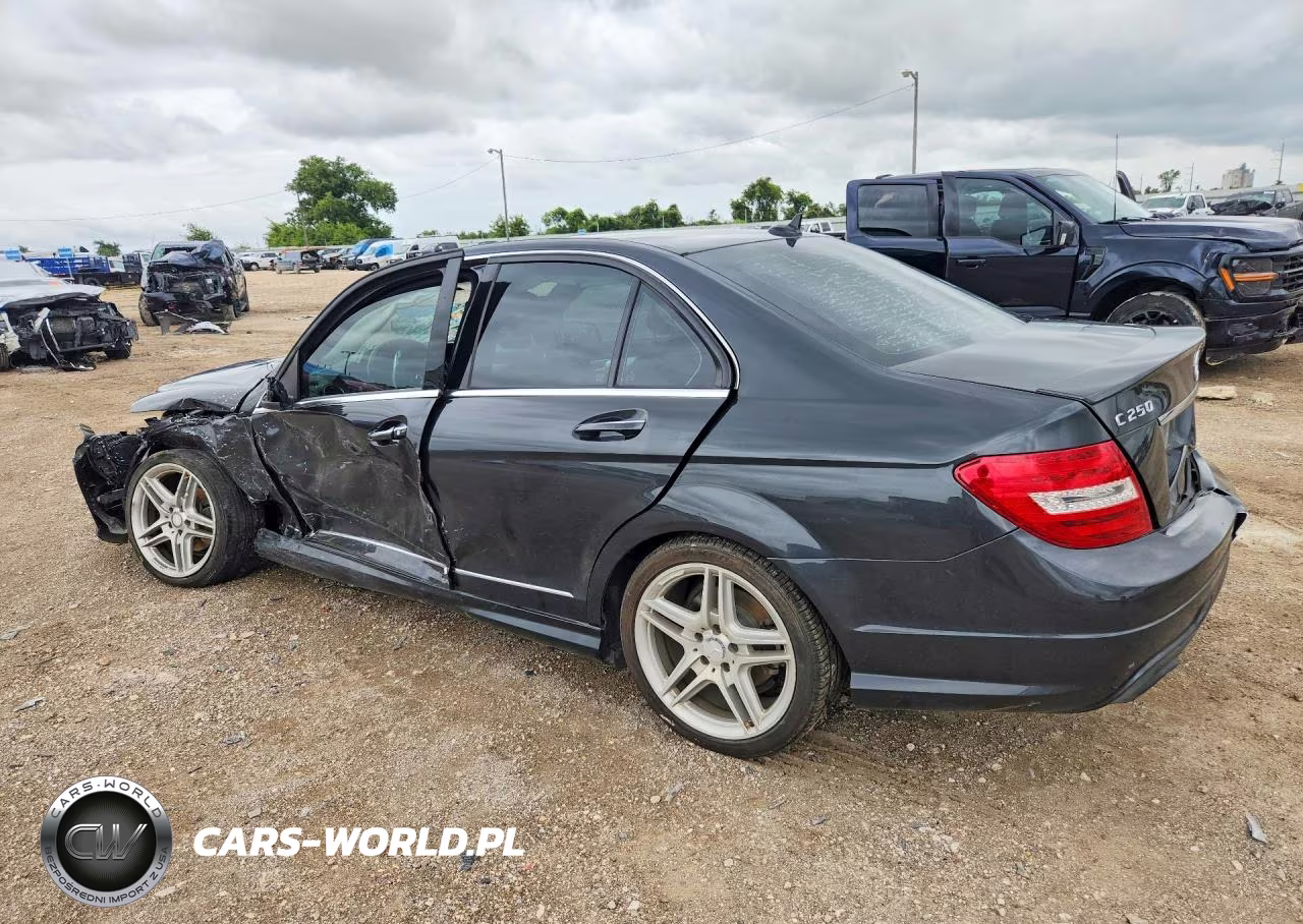 2013 Mercedes-Benz C 250 VIN:WDDGF4HB8DR257487 - 2