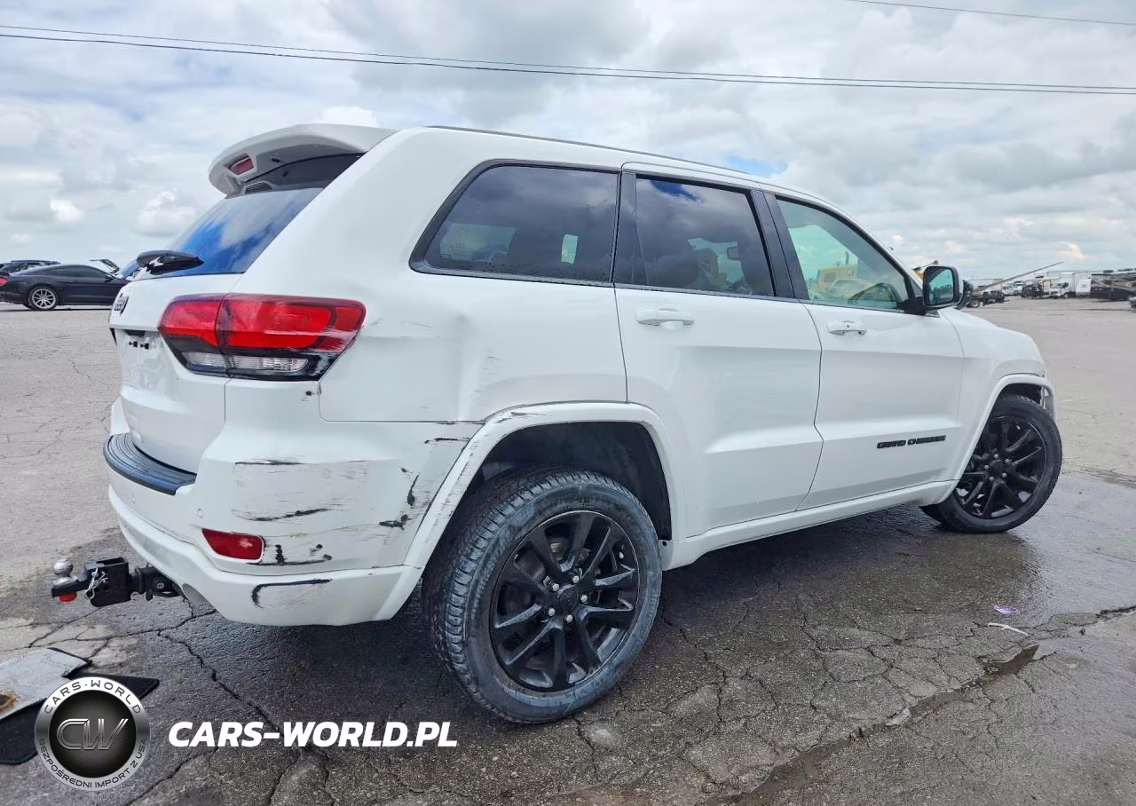 2019 Jeep Grand Cherokee Laredo VIN:1C4RJFAG2KC667964 - 3