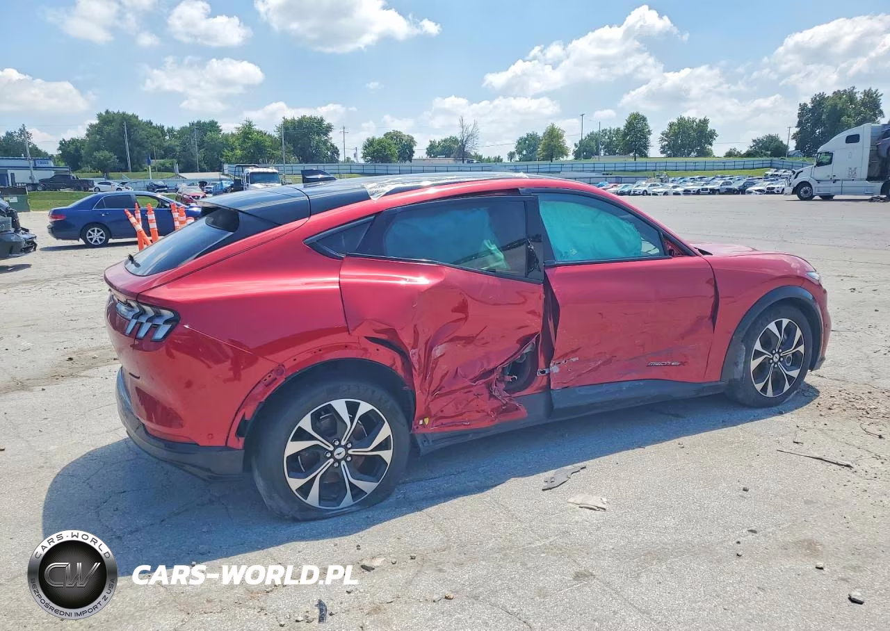 2023 Ford Mustang Mach-E Premium VIN:3FMTK3SU8PMA84158 - 3
