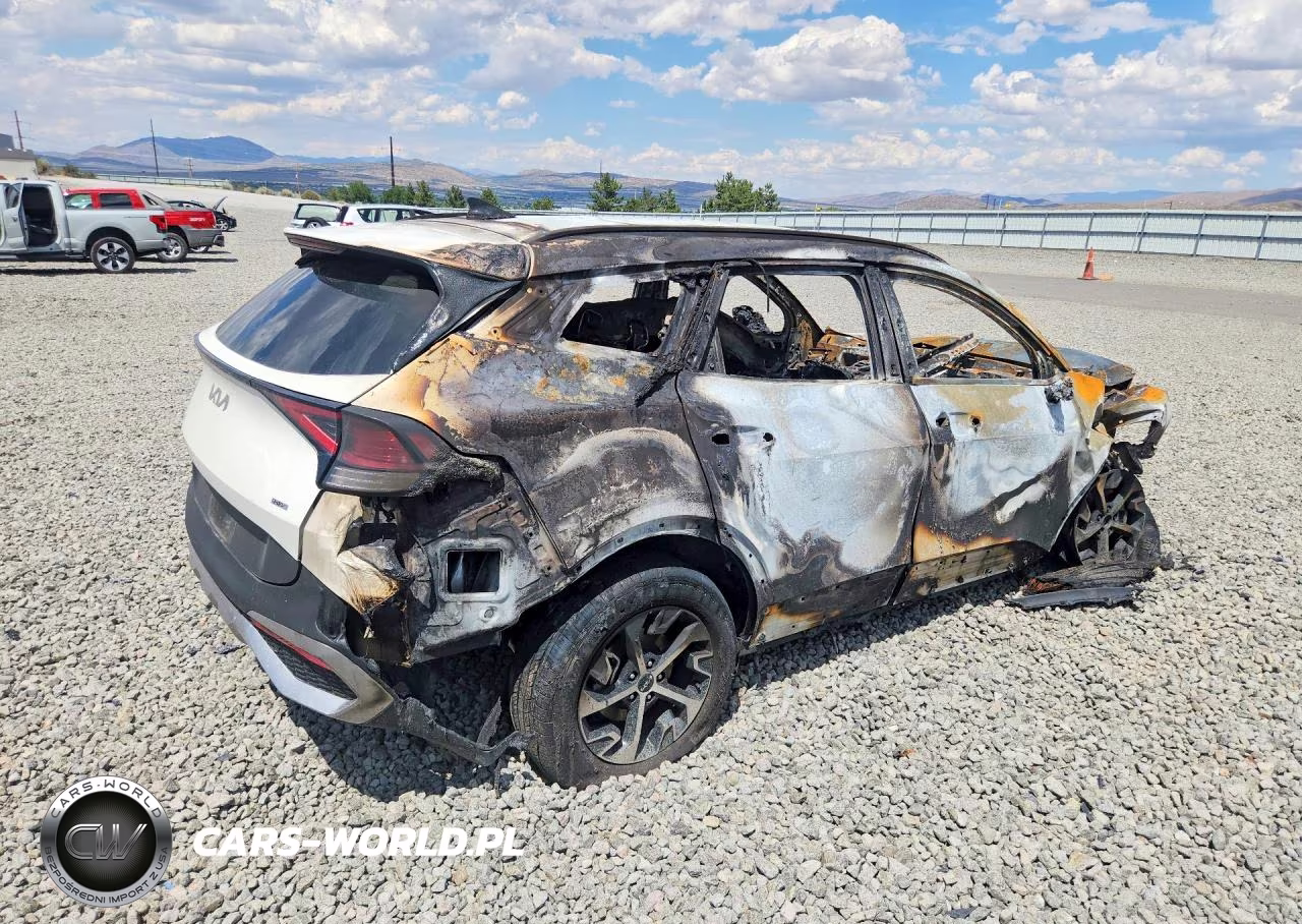 2025 Kia Sportage Ex VIN:KNDPVCDGXS7232107 - 3