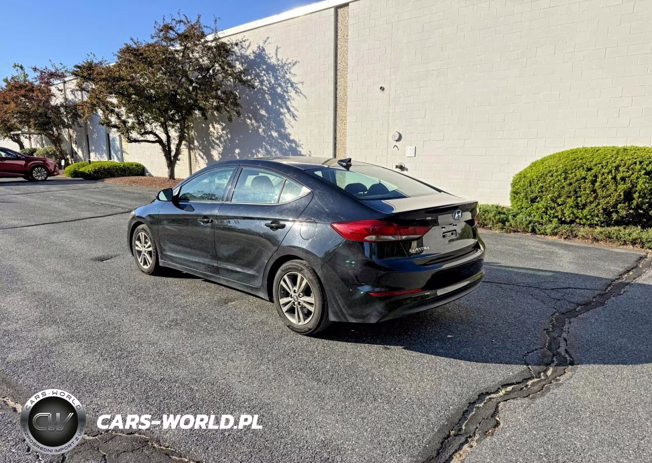 2018 Hyundai Elantra Sel VIN:5NPD84LF7JH286306 - 3