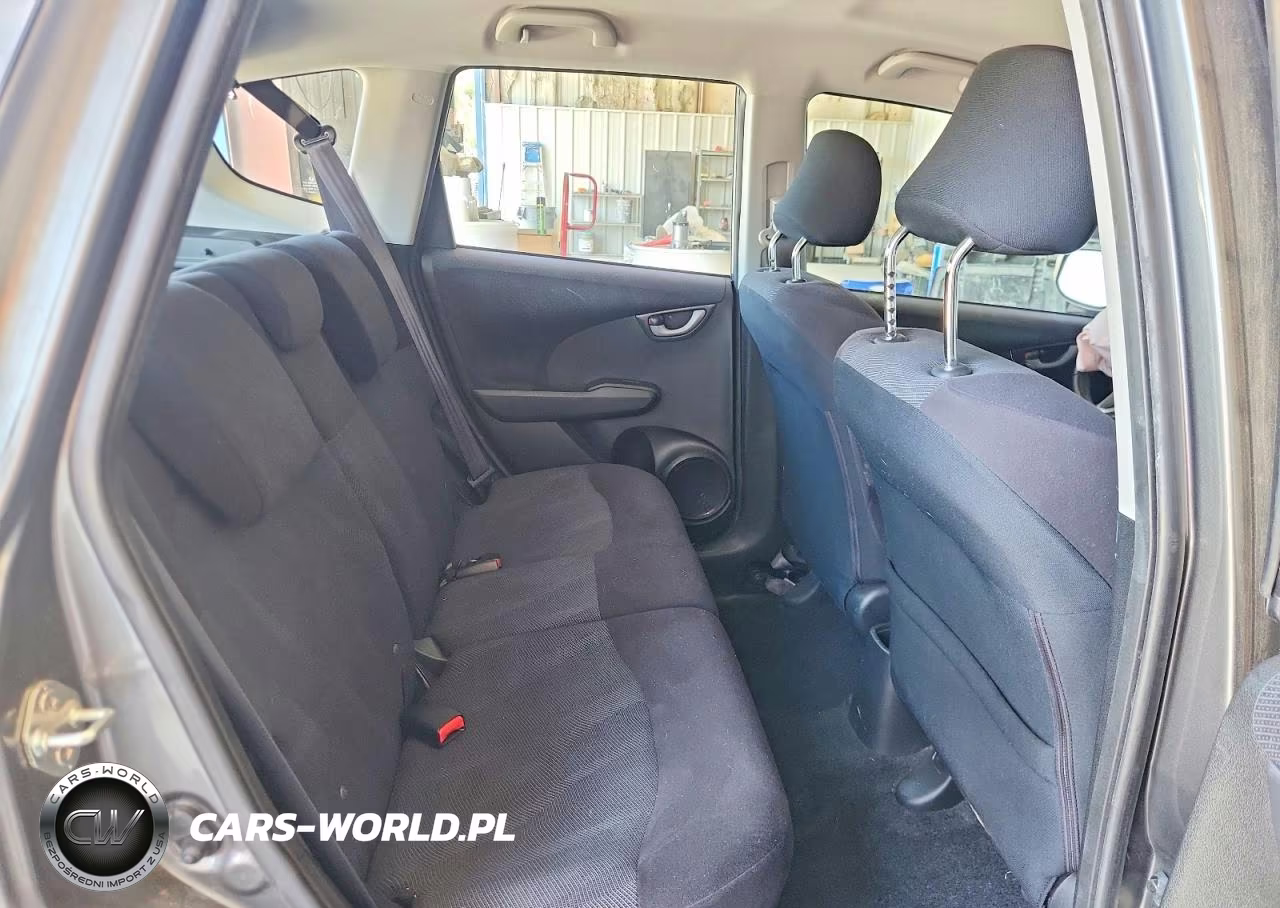 2011 Honda Fit Sport VIN:JHMGE8H5XBS003492 - 10
