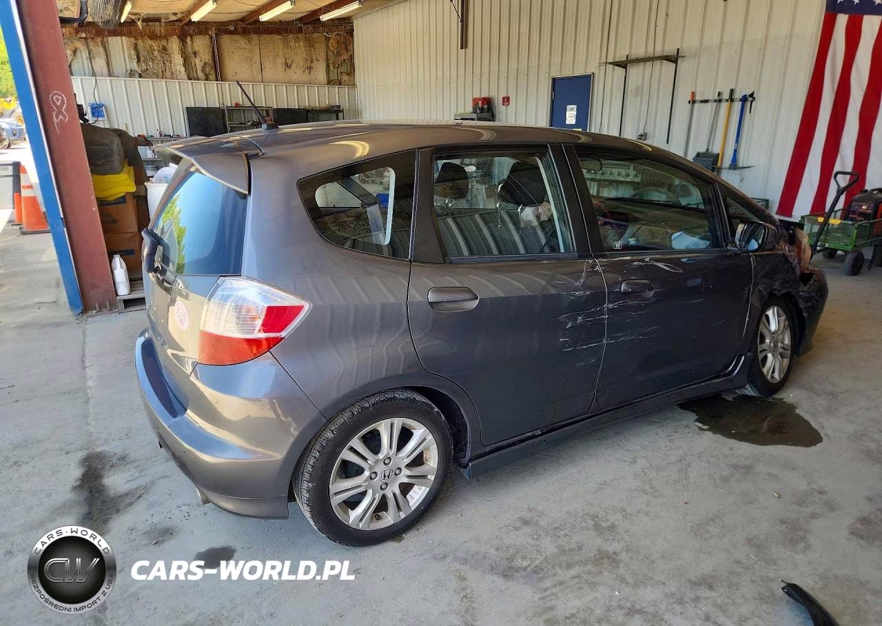 2011 Honda Fit Sport VIN:JHMGE8H5XBS003492 - 3