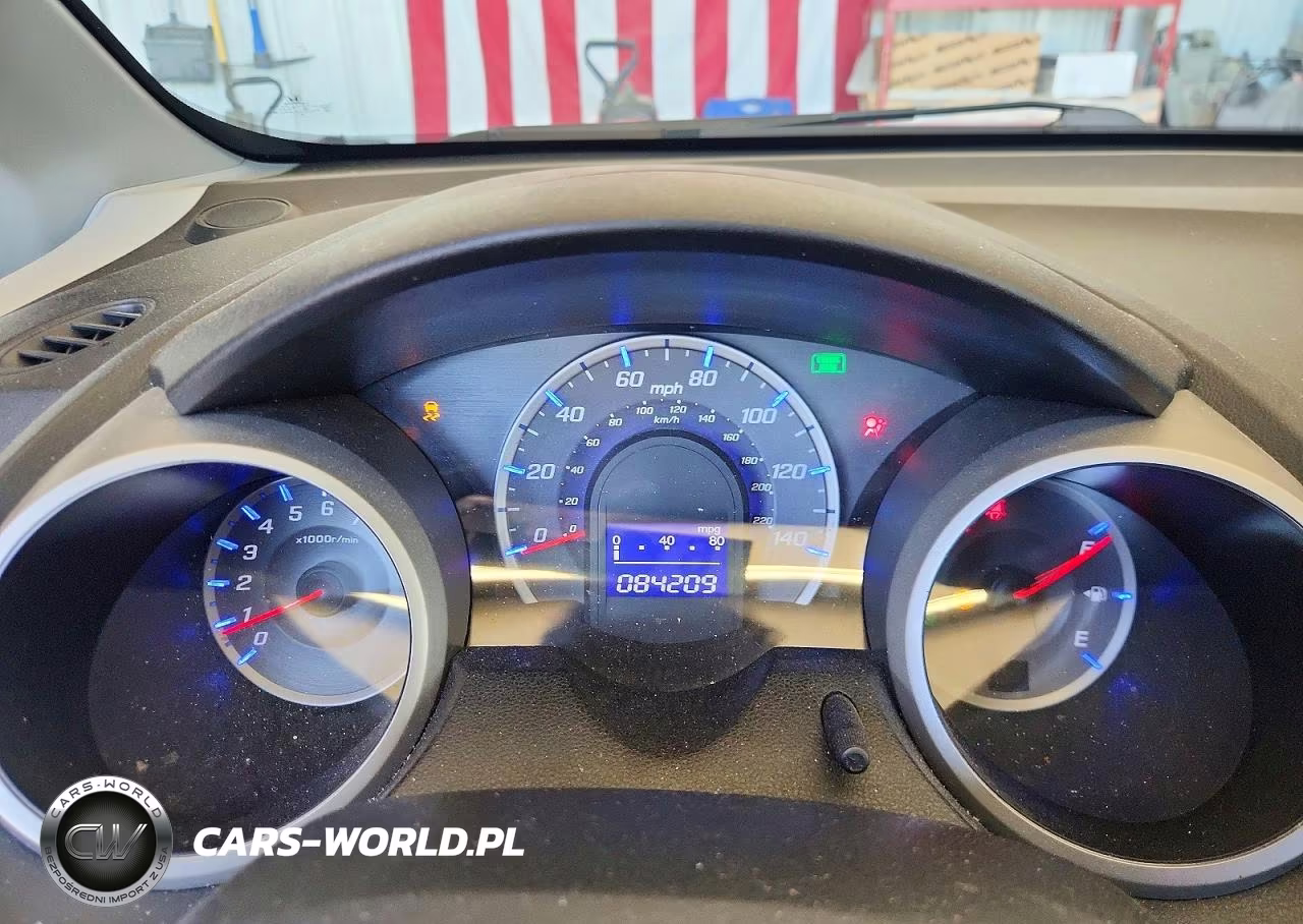 2011 Honda Fit Sport VIN:JHMGE8H5XBS003492 - 9