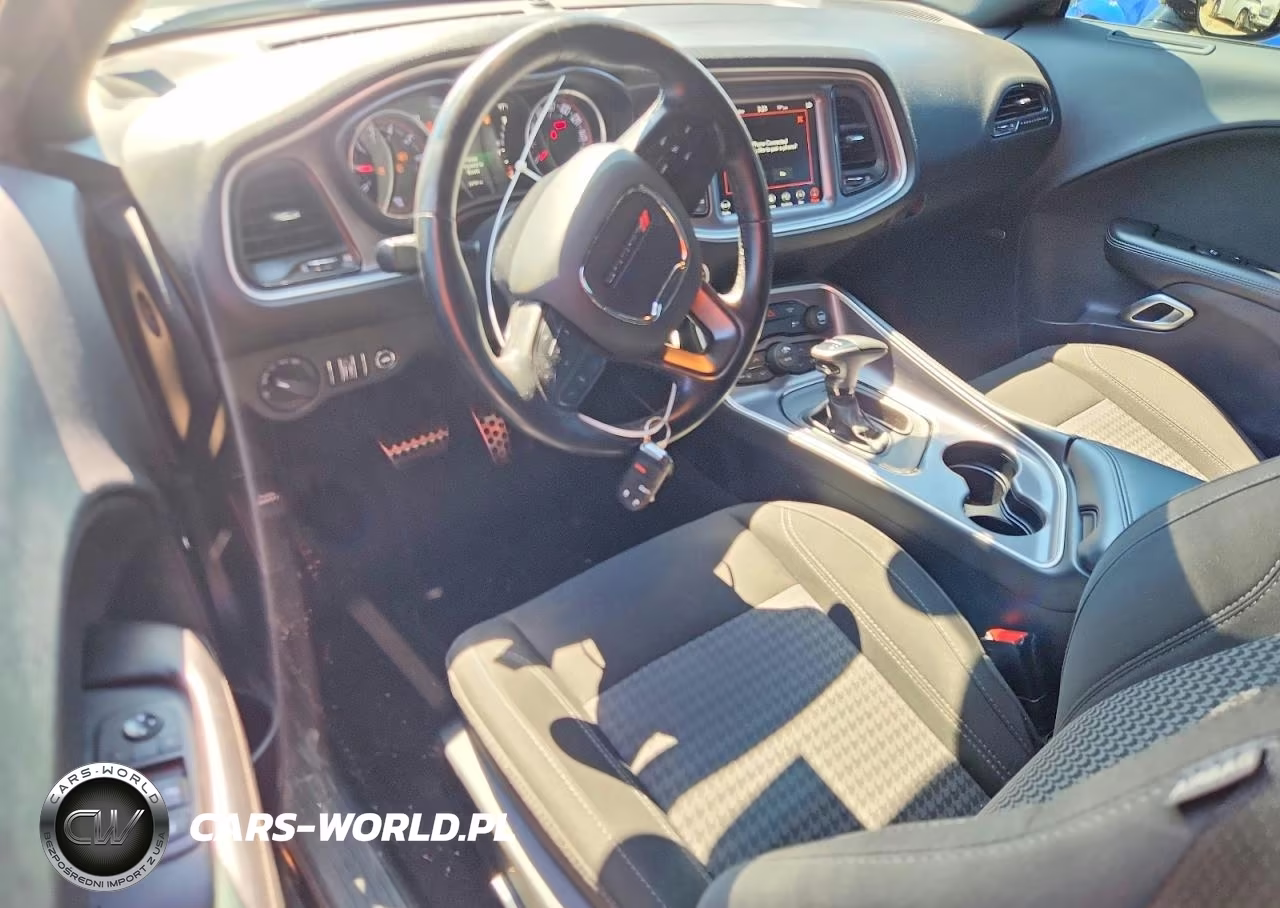 2019 Dodge Challenger Sxt VIN:2C3CDZAG6KH751916 - 8