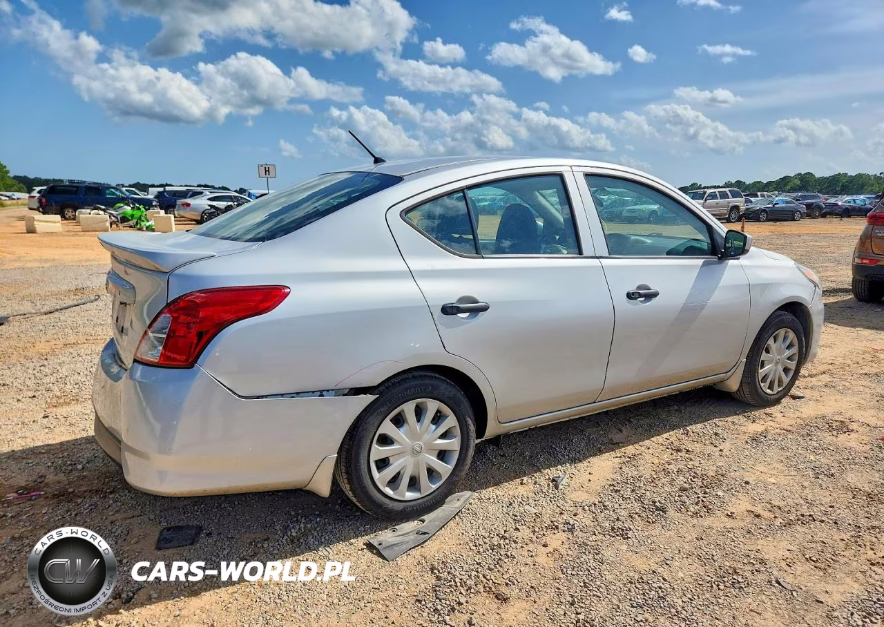 2018 Nissan Versa S Plus VIN:3N1CN7AP1JL862928 - 3